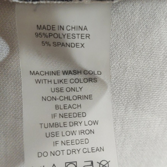 Vince Camuto Black and White Print Top Sz S - Picture 9 of 9